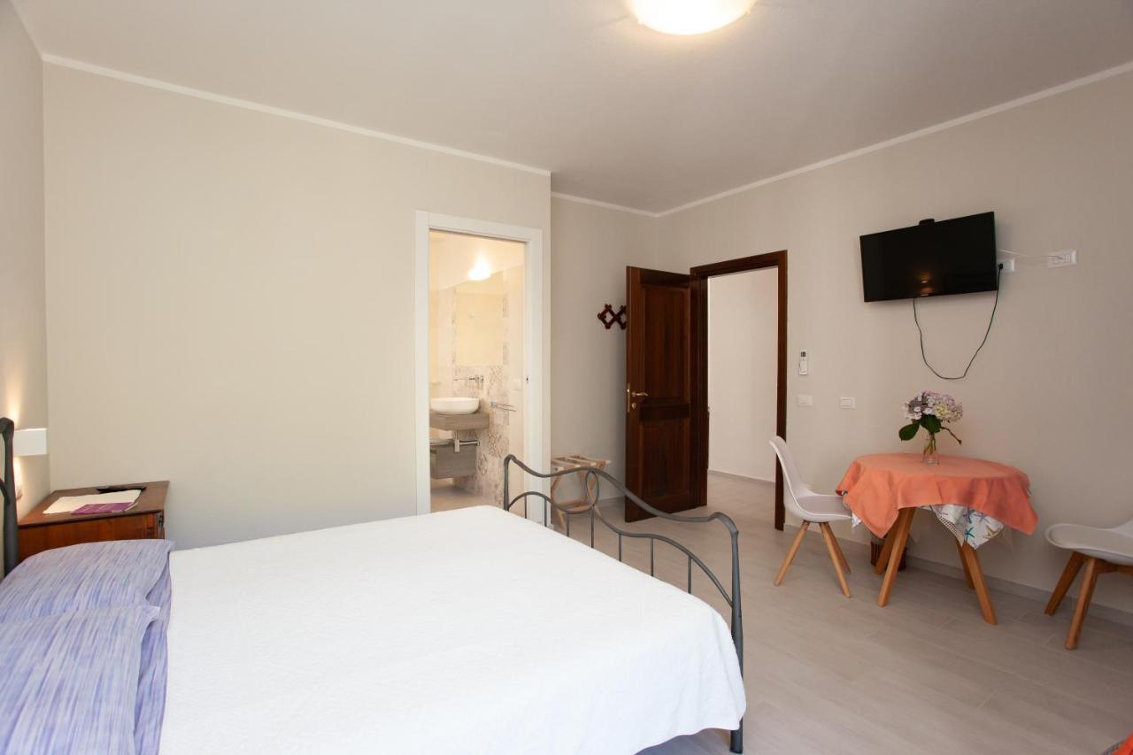 סאן תאודורו Lu Lioni Rooms מראה חיצוני תמונה